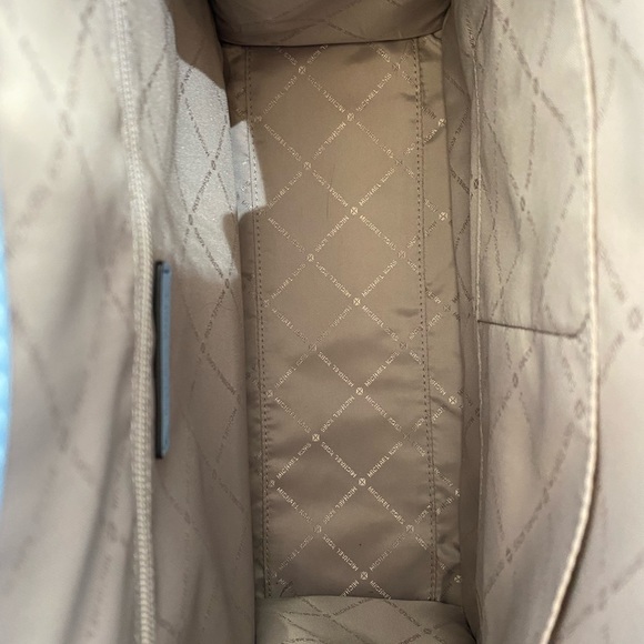 Like-new MICHAEL KORS KENLY Large Graphic Logo Tote Satchel Shoulder Sky Blue - Picture 3 of 8